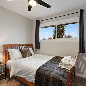  Holiday home Cozy Retreat, Pet-friendly Haven